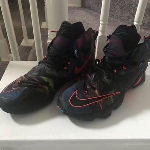 Lebron 13 Akronite